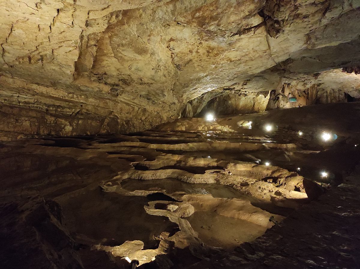 La grotte de Vjetrenica