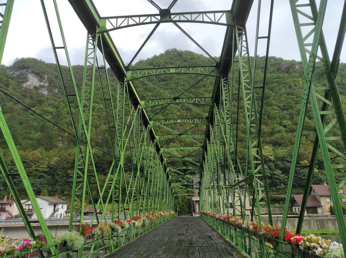 Un joli pont sur la Sava
