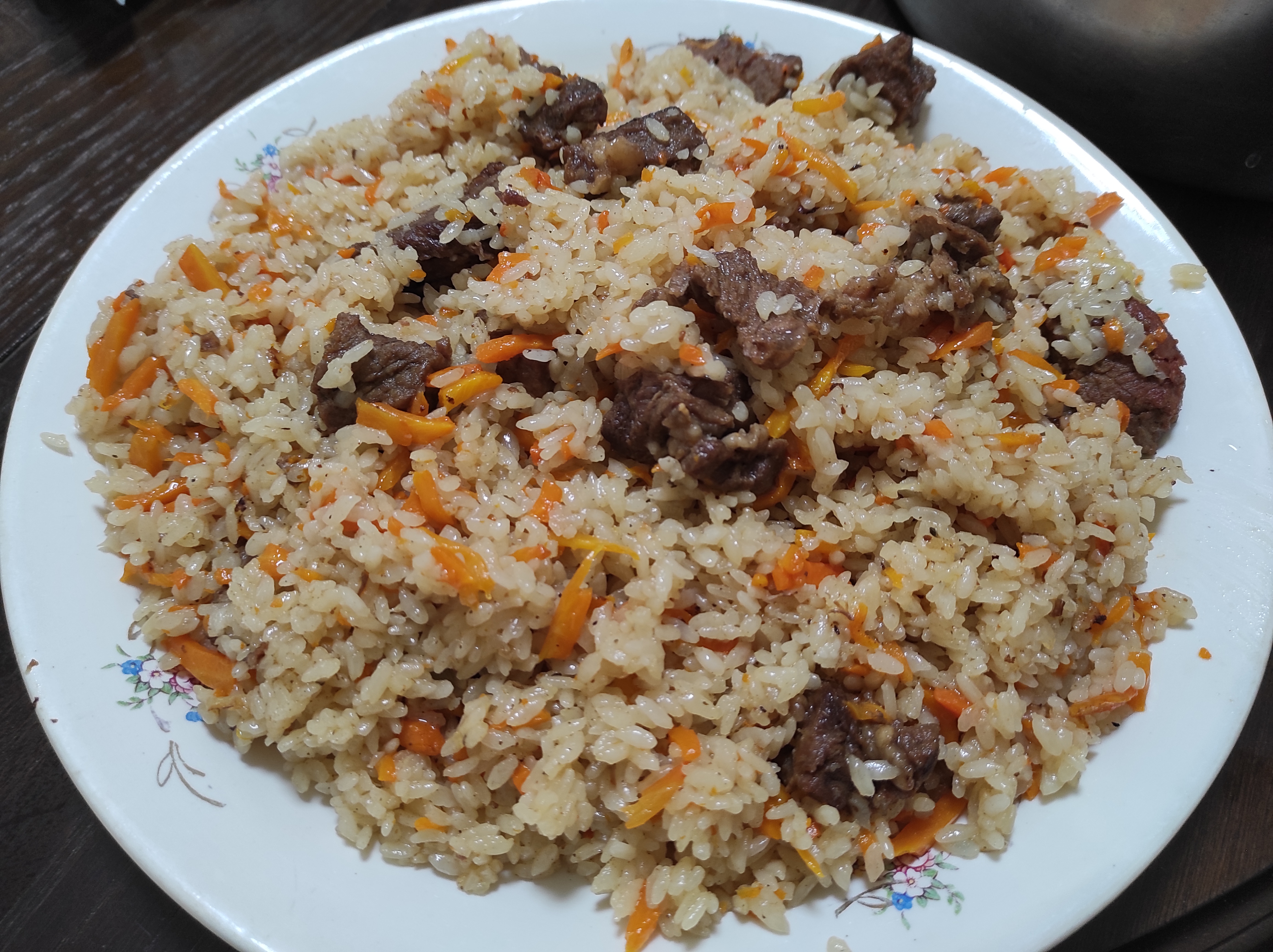 Plov: riz au boeuf, carottes et oignons