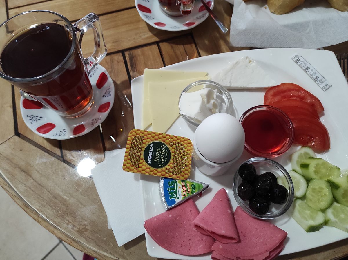 Petit-déjeuner turc typique