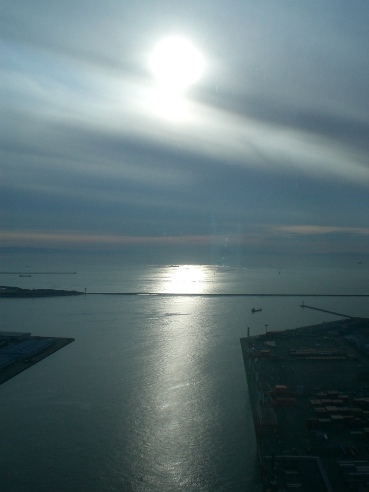 Reflets du soleil couchant sur l'océan