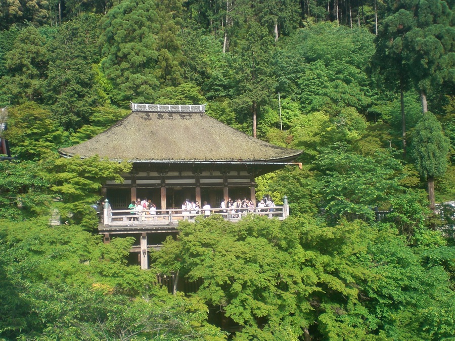 Kiyomizudera: un temple au milieu de la montagne en plein centre de Kyoto