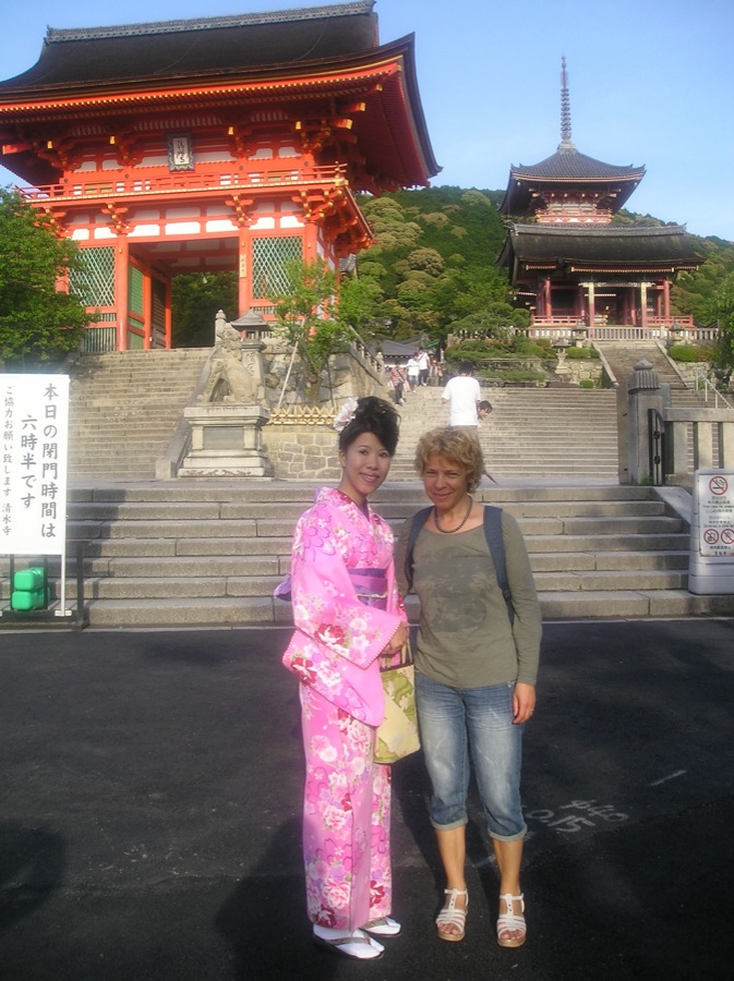 Maryse et la femme en kimono